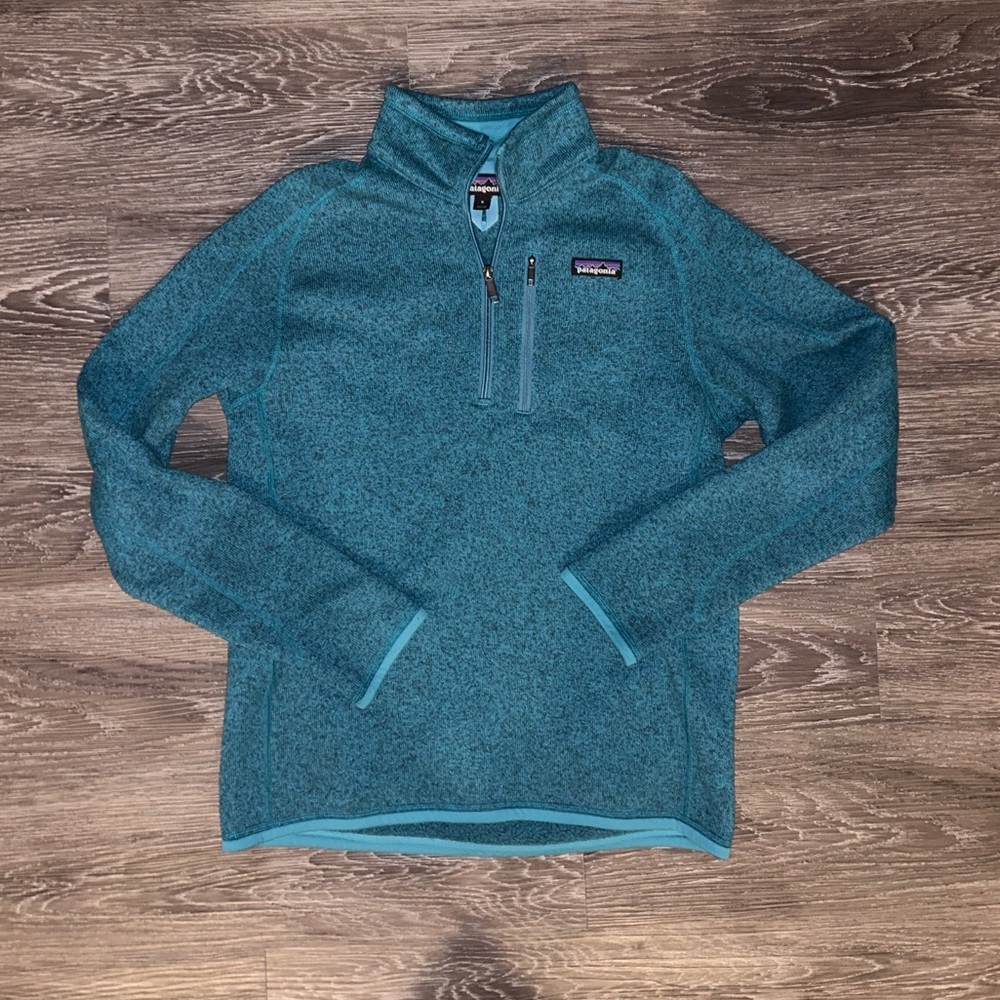 Men’s blue Patagonia quarter zip sweatshirt. Size medium